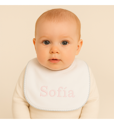 Set de baberos bordados con nombre del bebé | Regalo personalizado y práctico