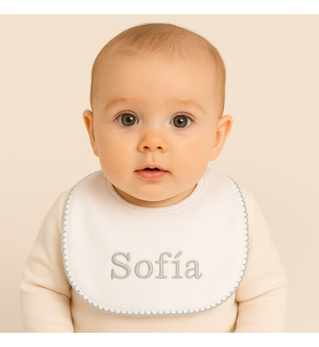 Set de baberos bordados con nombre del bebé | Regalo personalizado y práctico