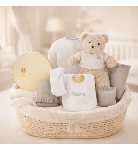 Canastilla con Babero Bordado para Bebé | Regalo Personalizado - Bebé de París