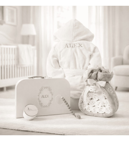 Tarta de Pañales con Albornoz, Maletita y Chupete | Regalo Completo para Bebé