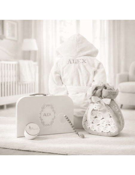 Tarta de Pañales con Albornoz, Maletita y Chupete | Regalo Completo para Bebé